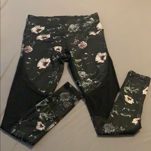 Noli floral athletic leggings w/ mesh panel